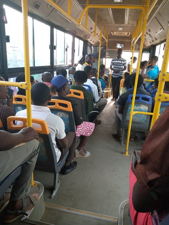 900px-Passengers_seated_in_BRT_by_Dike_Chukwuma.thumb.jpg.706fb957378e3b1c3e3530e80f685f54.jpg